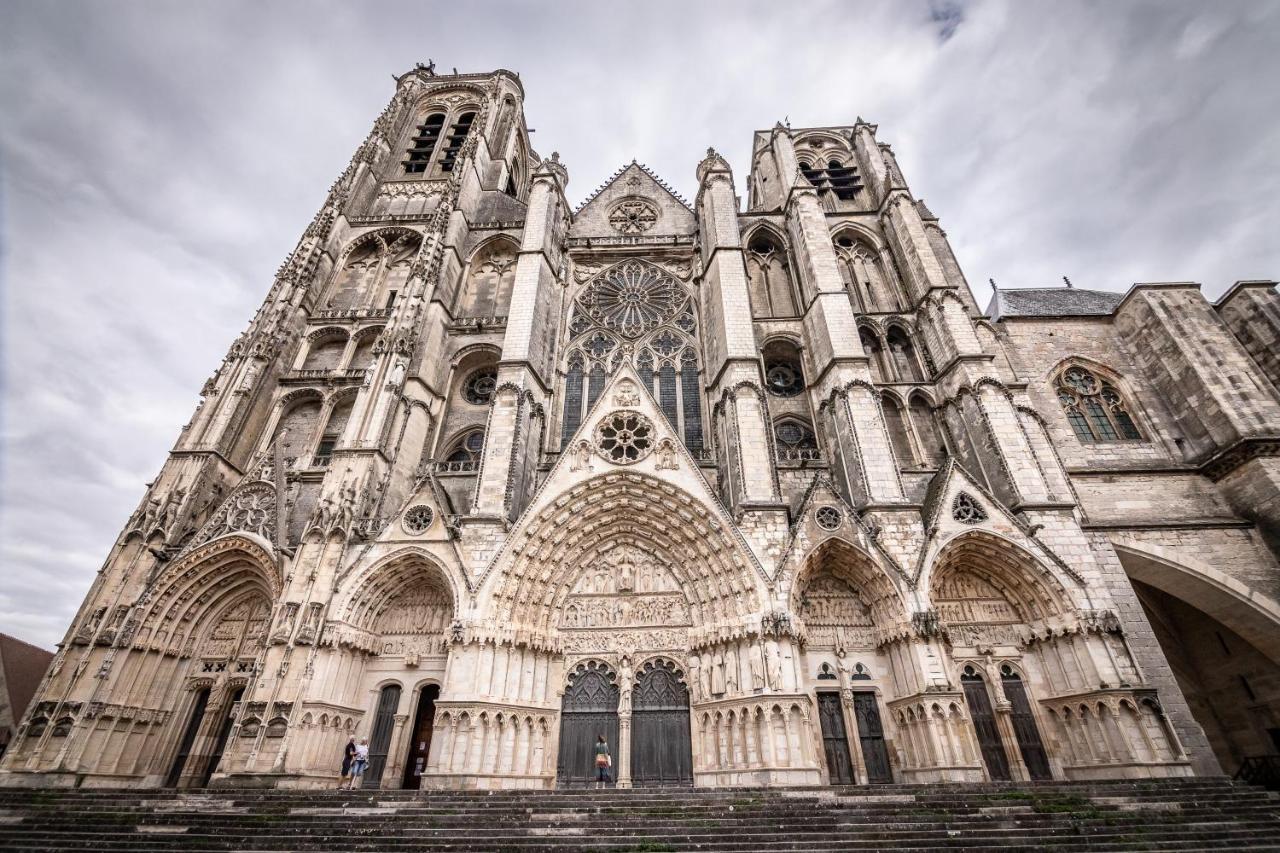 L'Hotel De Panette, Charpente Historique - Cathedrale Bourges Bagian luar foto